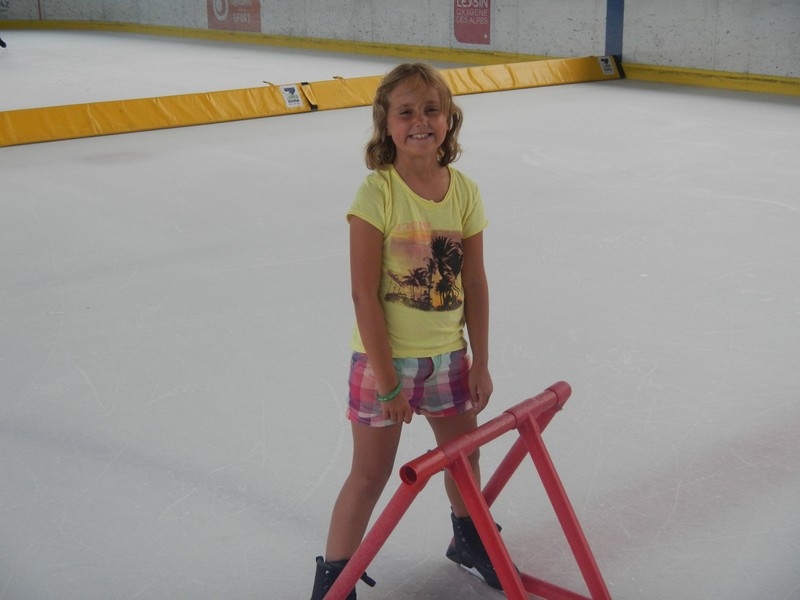 Village Camps International Summer Camp Leysin, Switzerland 2025-08-09 https://www.villagecamps.com/journals_admin/images/697-12-ice skating (58).jpg